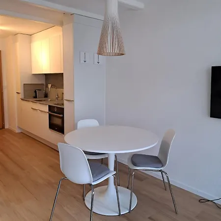 Le Flocon In Close To The Baths オヴロナ